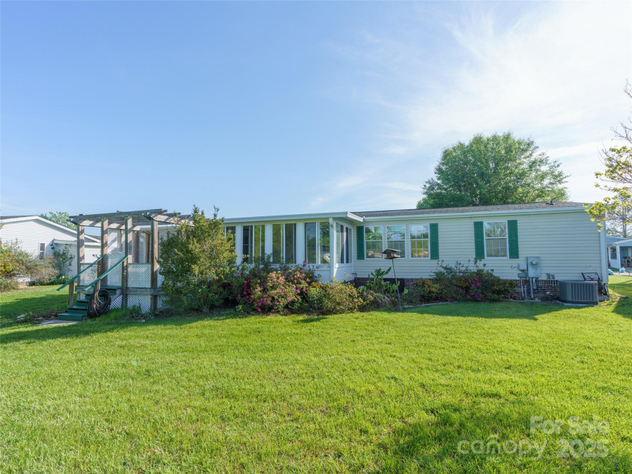 236 White Ash Cir Hendersonville, NC 28739