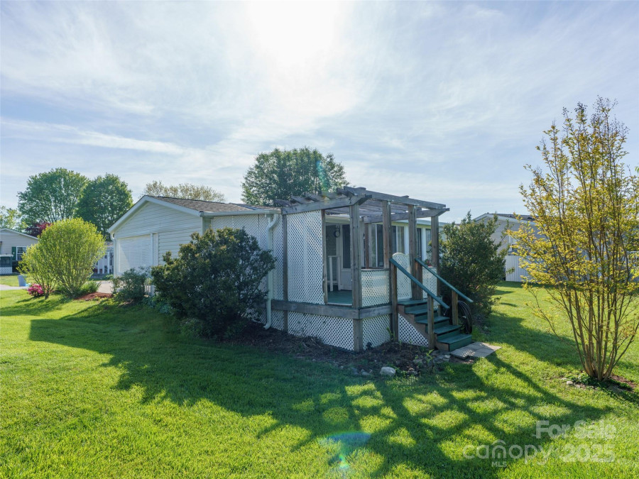 236 White Ash Cir Hendersonville, NC 28739