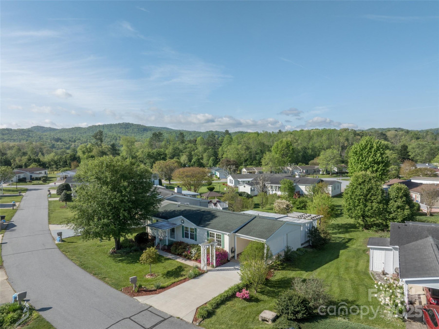 236 White Ash Cir Hendersonville, NC 28739