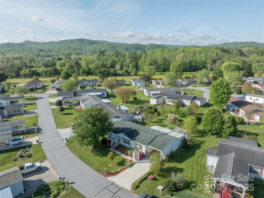 236 White Ash Cir Hendersonville, NC 28739