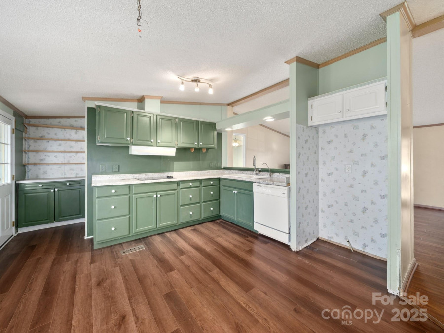 236 White Ash Cir Hendersonville, NC 28739