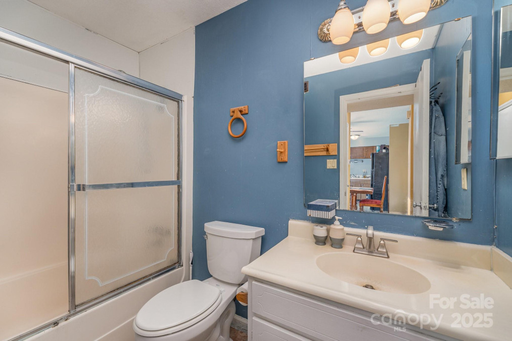2026 Harvest Ln Charlotte, NC 28210