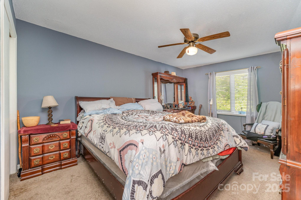 2026 Harvest Ln Charlotte, NC 28210