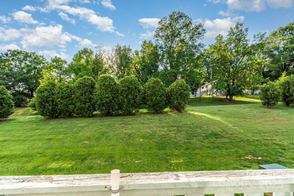 2026 Harvest Ln Charlotte, NC 28210