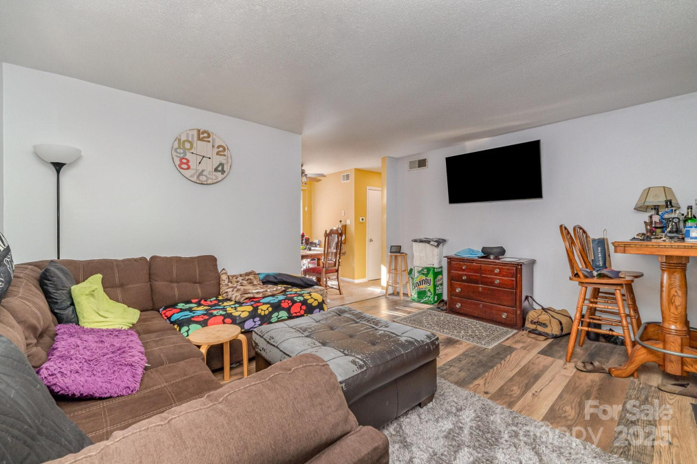 2026 Harvest Ln Charlotte, NC 28210