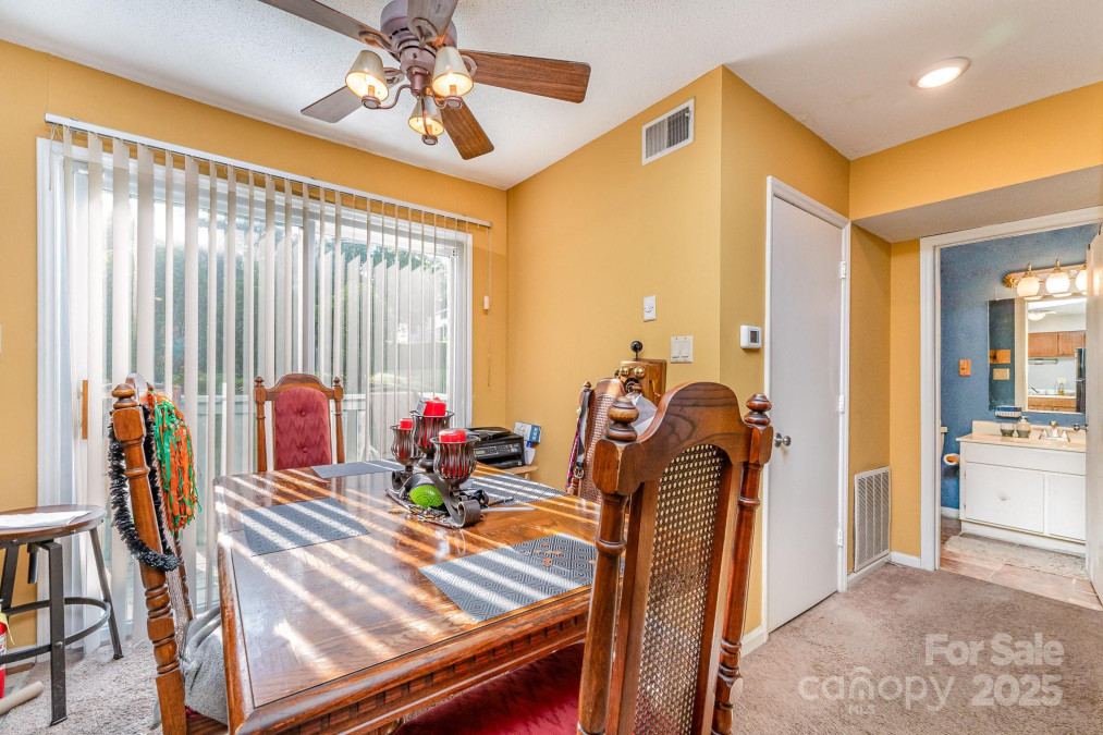 2026 Harvest Ln Charlotte, NC 28210