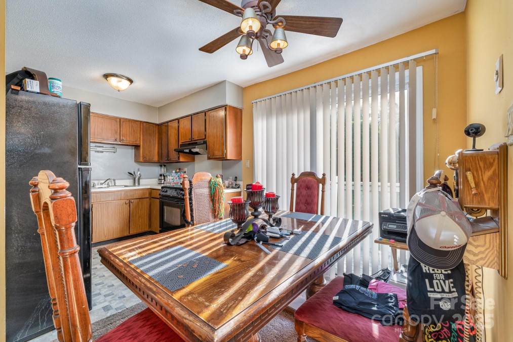 2026 Harvest Ln Charlotte, NC 28210