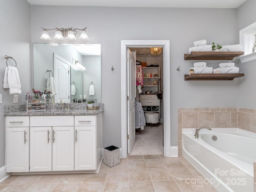 5130 Mount Clare Ln Charlotte, NC 28210