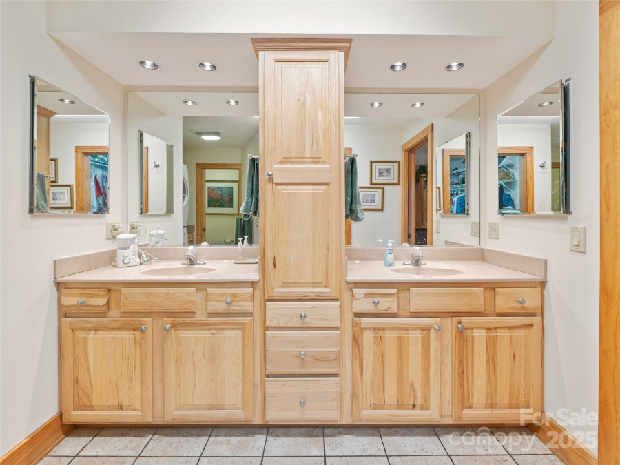 86 Laurel Dr Burnsville, NC 28714