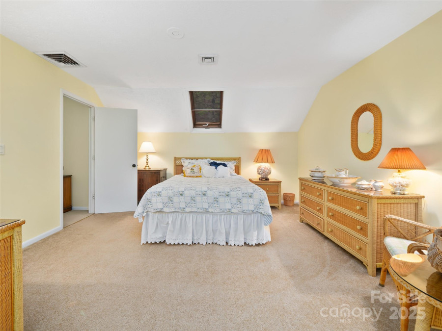 86 Laurel Dr Burnsville, NC 28714
