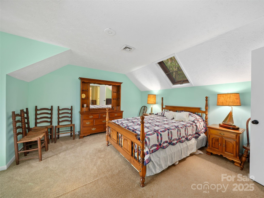 86 Laurel Dr Burnsville, NC 28714