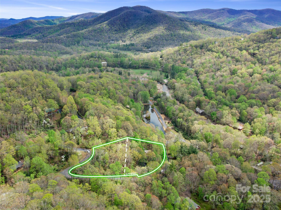 86 Laurel Dr Burnsville, NC 28714