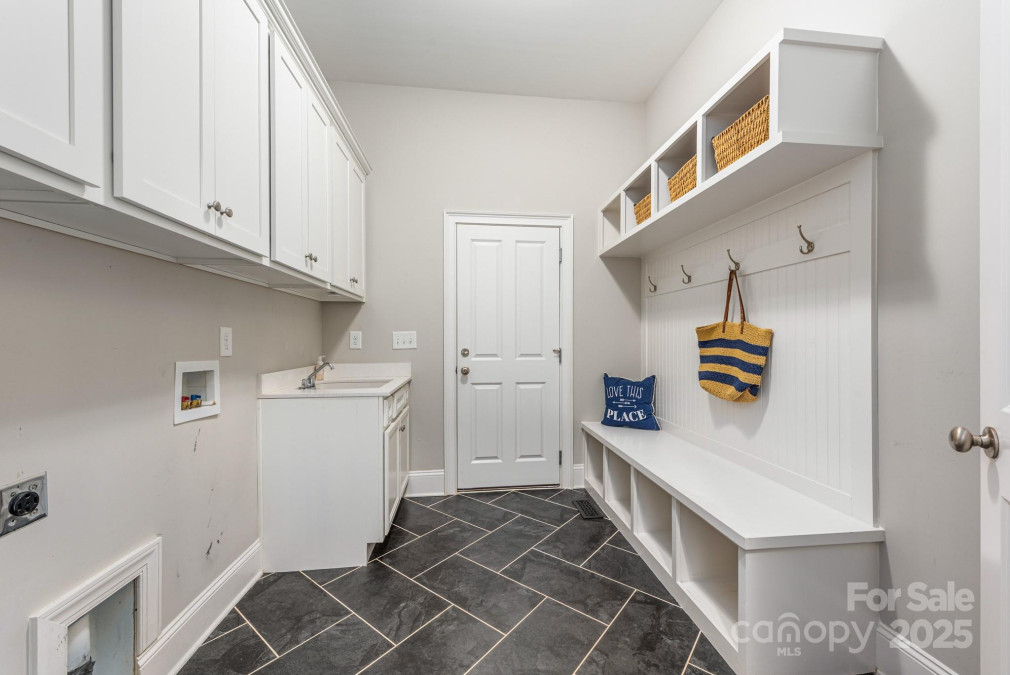 212 Seven Oaks Ldg Belmont, NC 28012