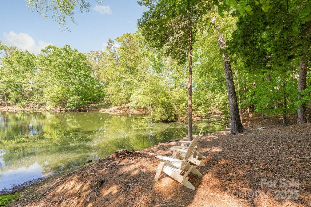 212 Seven Oaks Ldg Belmont, NC 28012