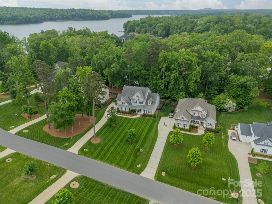 212 Seven Oaks Ldg Belmont, NC 28012