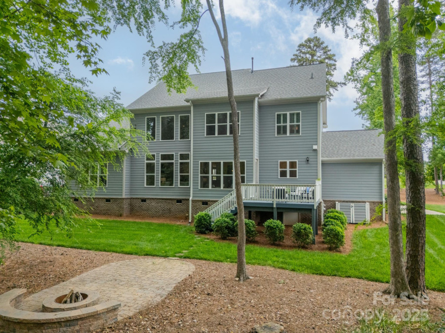 212 Seven Oaks Ldg Belmont, NC 28012