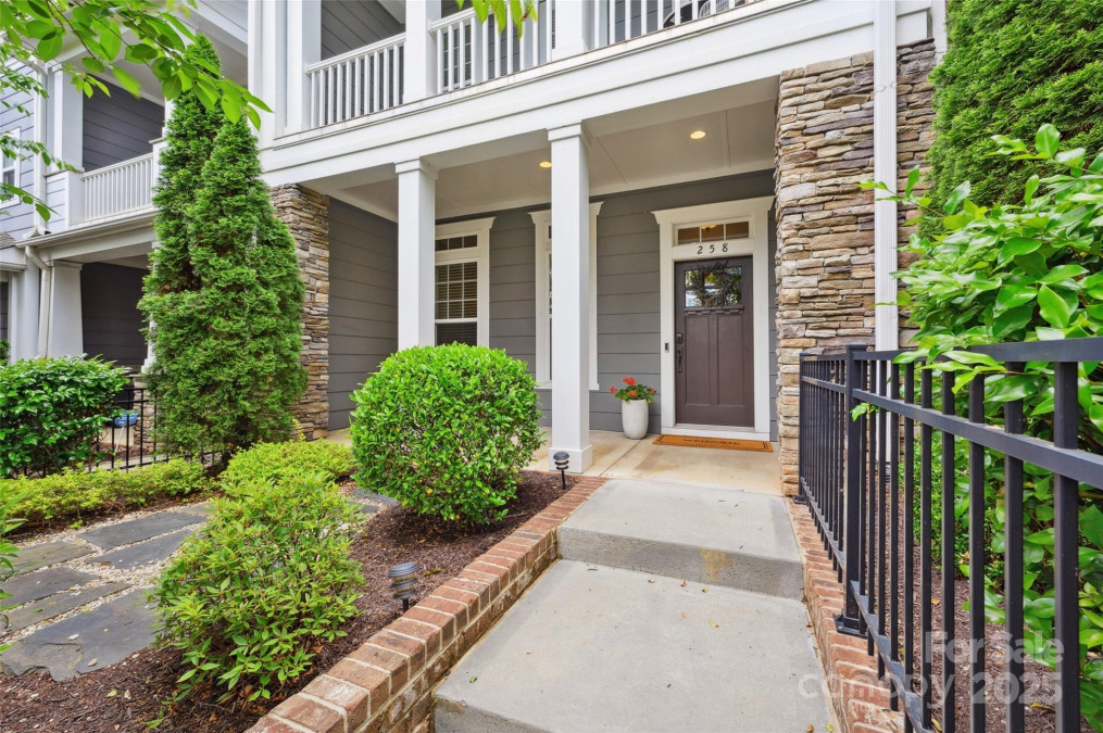 258 Iverson Way Charlotte, NC 28203