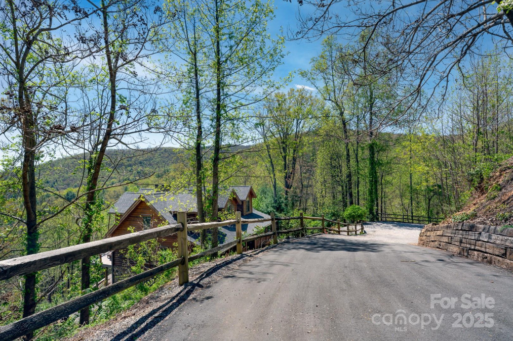 897 Turkey Trl Mcgrady, NC 28649