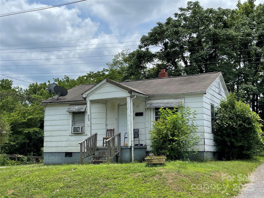 302 Melrose Dr Concord, NC 28025