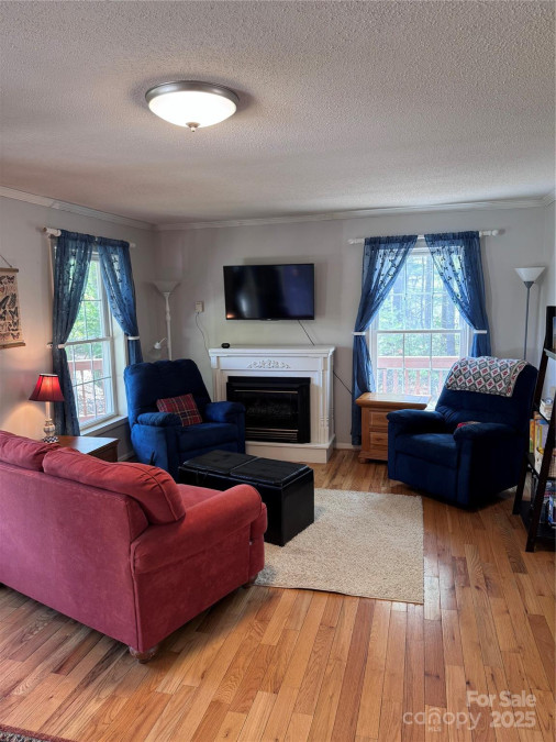 76 Overlook Pointe Dr Spruce Pine, NC 28777