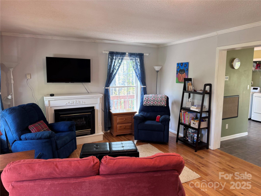76 Overlook Pointe Dr Spruce Pine, NC 28777