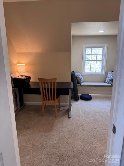 76 Overlook Pointe Dr Spruce Pine, NC 28777