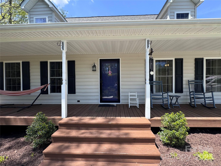 76 Overlook Pointe Dr Spruce Pine, NC 28777