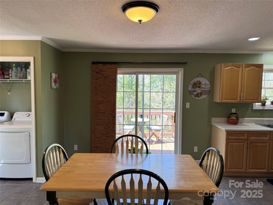 76 Overlook Pointe Dr Spruce Pine, NC 28777