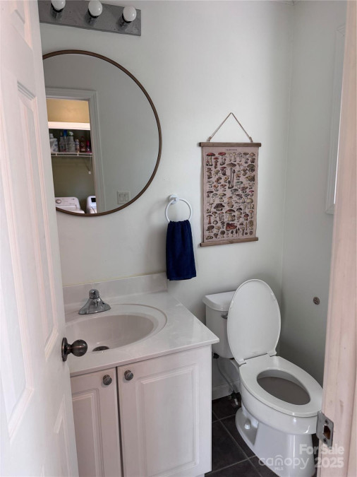 76 Overlook Pointe Dr Spruce Pine, NC 28777