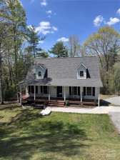 76 Overlook Pointe Dr Spruce Pine, NC 28777