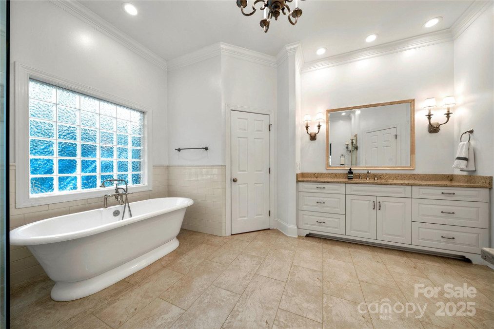 11510 Pine Valley Club Dr Charlotte, NC 28277