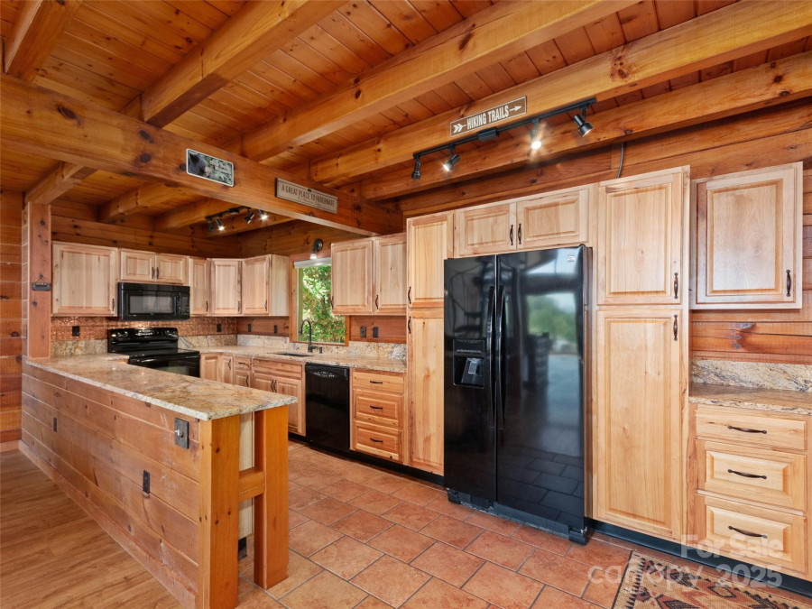 213 Rice Dr Waynesville, NC 28785