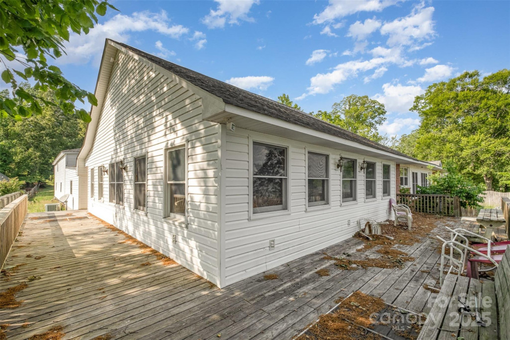 565 Shore Acres Rd Salisbury, NC 28146