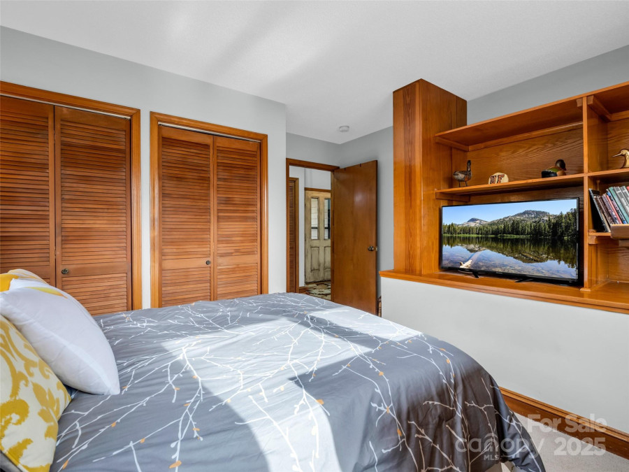 155 Quail Cove Rd Lake Lure, NC 28746