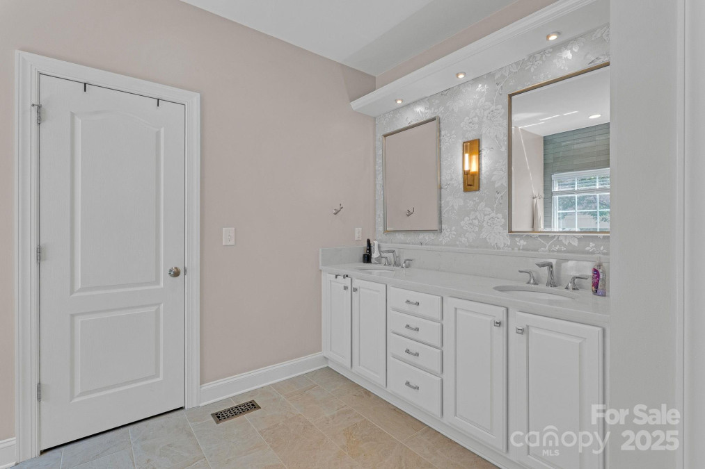 11224 Warfield Ave Huntersville, NC 28078