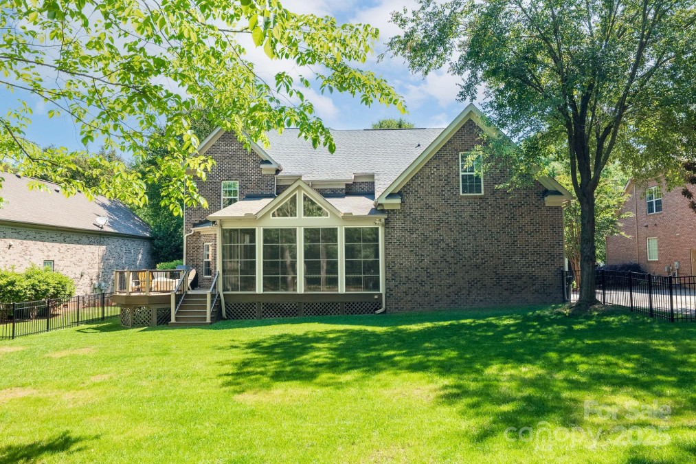 11224 Warfield Ave Huntersville, NC 28078