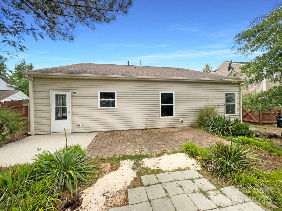 5075 Meanna Dr Clover, SC 29710