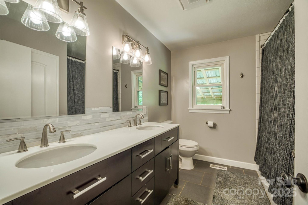 111 Baxter St Morganton, NC 28655