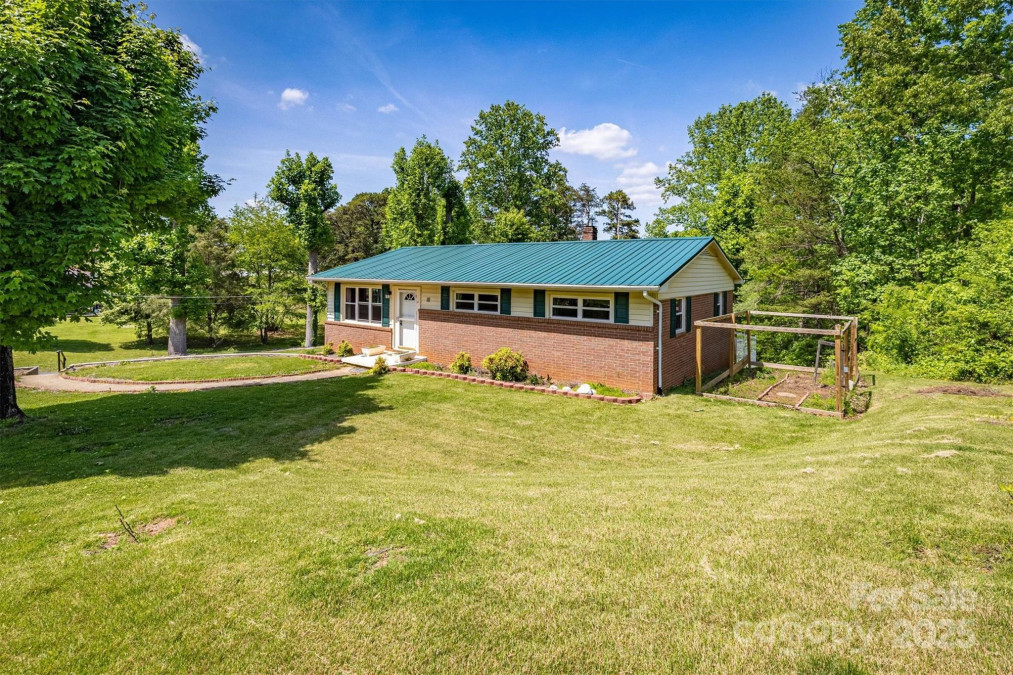 111 Baxter St Morganton, NC 28655