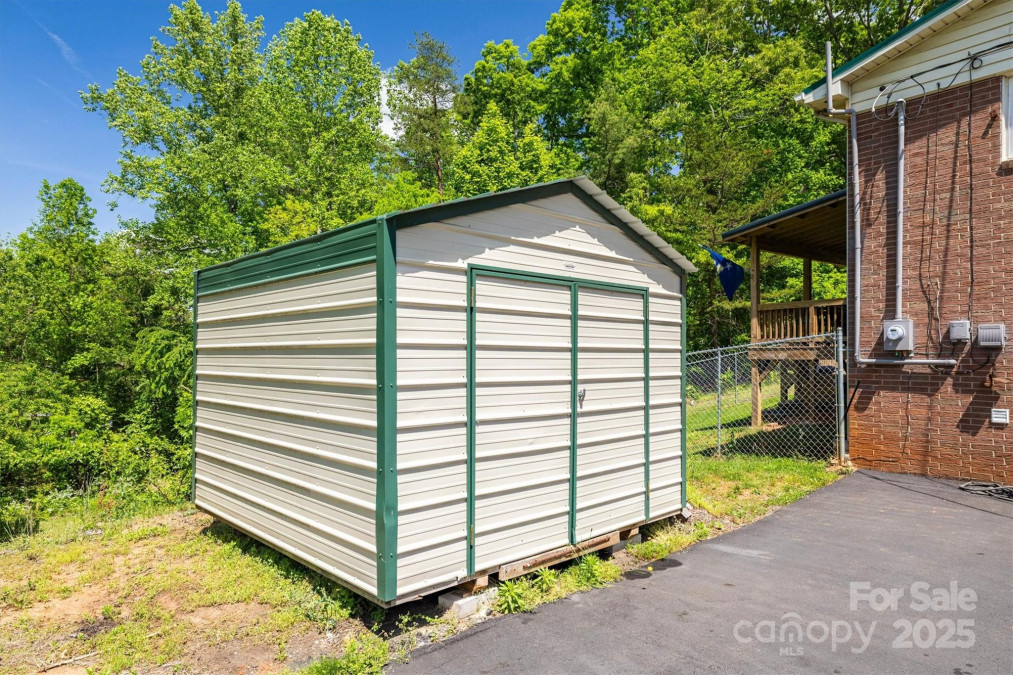 111 Baxter St Morganton, NC 28655