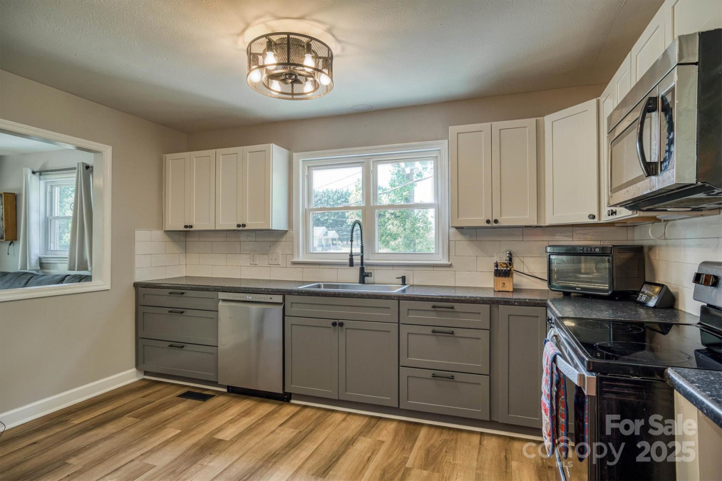 111 Baxter St Morganton, NC 28655