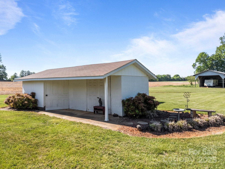 1160 Redmon Rd Cleveland, NC 27013