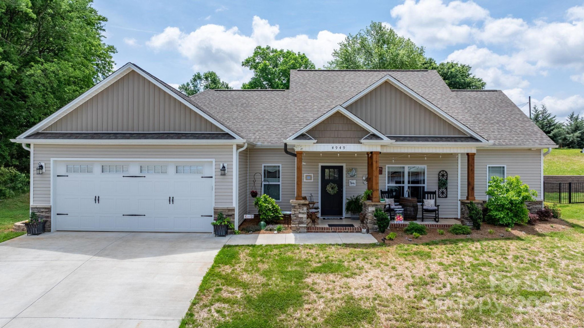 4949 Southview Dr Hickory, NC 28602