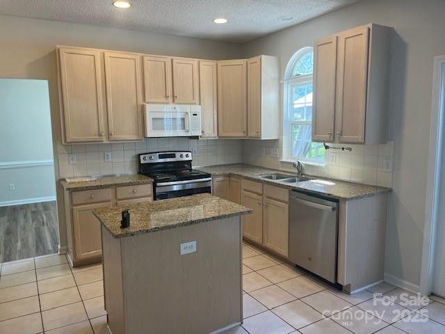 16017 Woodcote Dr Huntersville, NC 28078