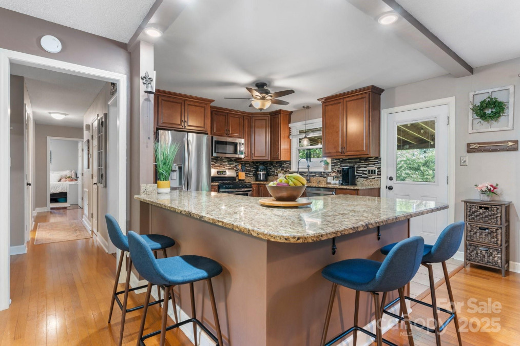 1110 16th Avenue Pl Hickory, NC 28601