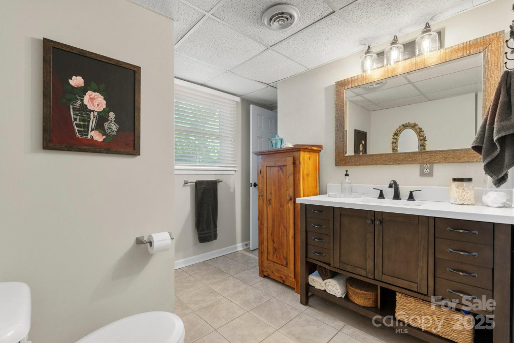 1110 16th Avenue Pl Hickory, NC 28601