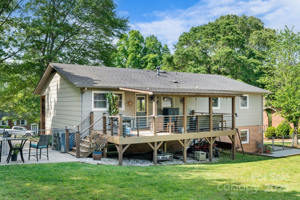 1110 16th Avenue Pl Hickory, NC 28601