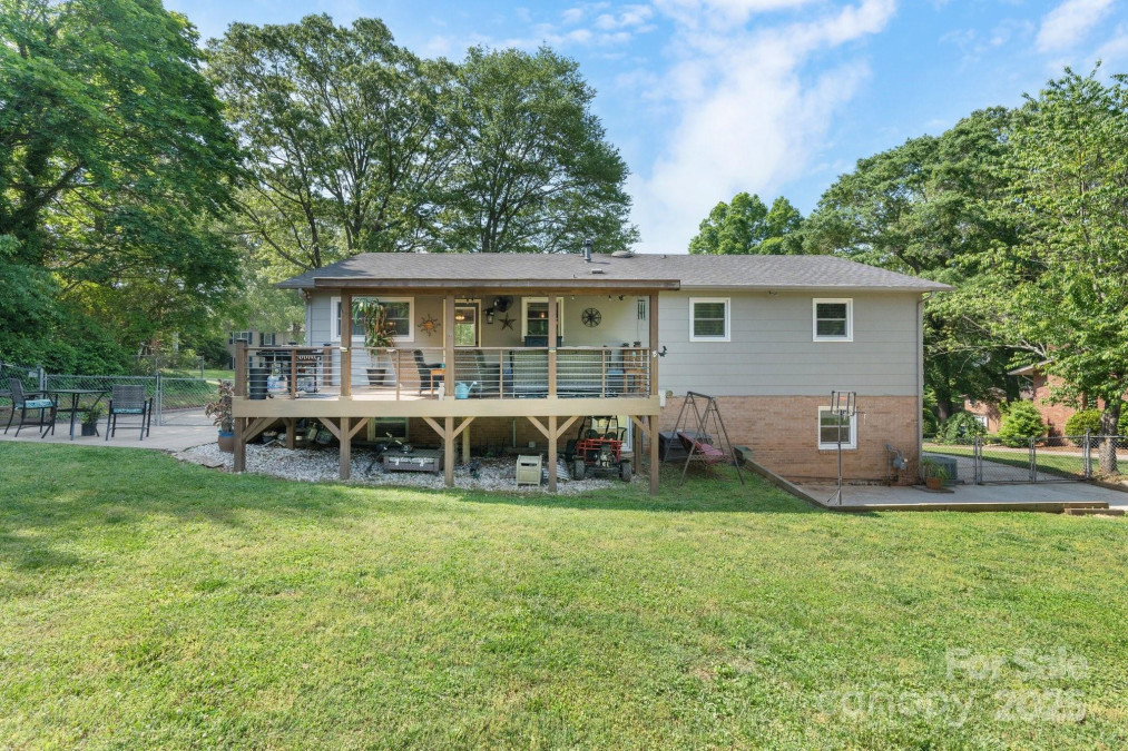 1110 16th Avenue Pl Hickory, NC 28601
