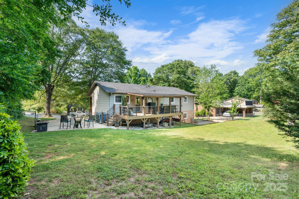 1110 16th Avenue Pl Hickory, NC 28601