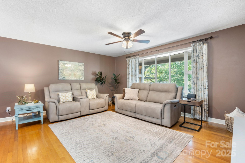 1110 16th Avenue Pl Hickory, NC 28601